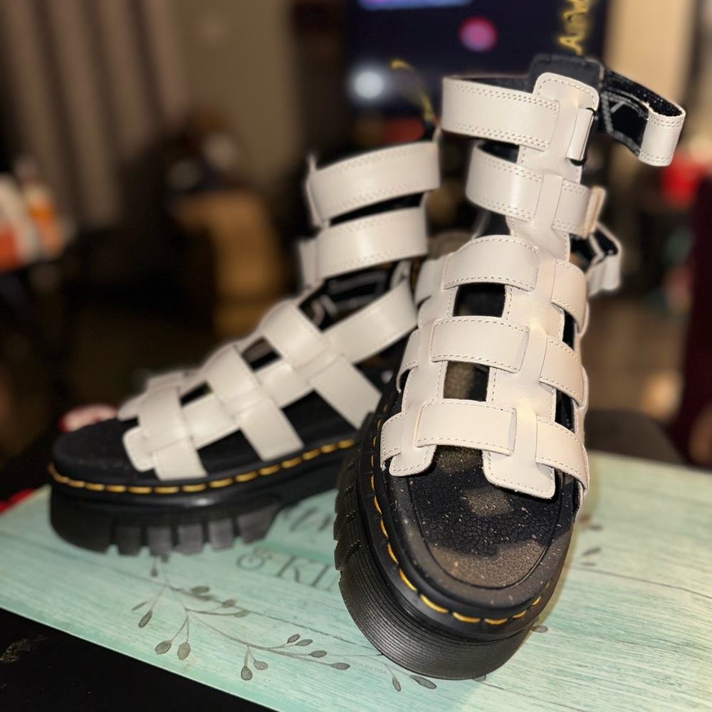 Dr Marten Ricki Nappa Sandals